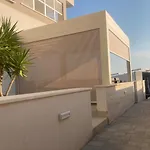 Mondee Apartman *